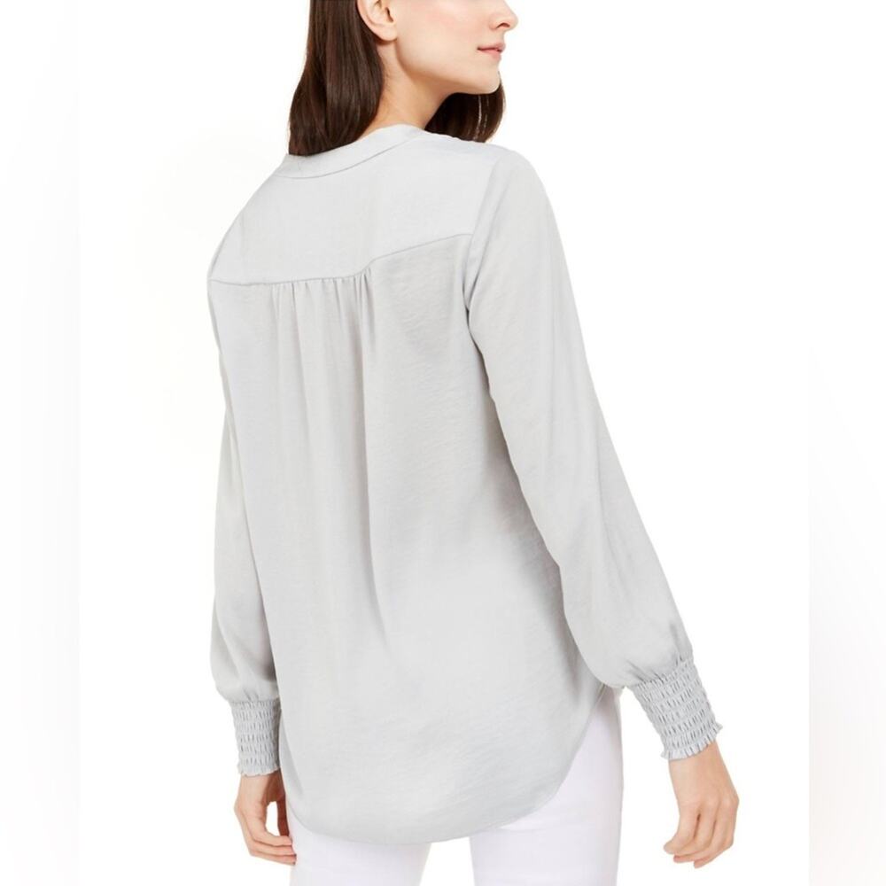 Alfani Womens Smocked V -Neck Pullover Top silver size small - Picture 2 of 7
